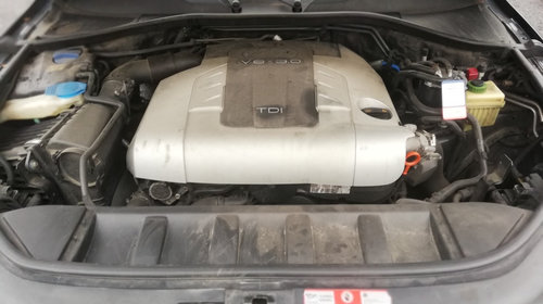 Dezmembrez Audi Q7 3.0 TDI V6 motor BUG 