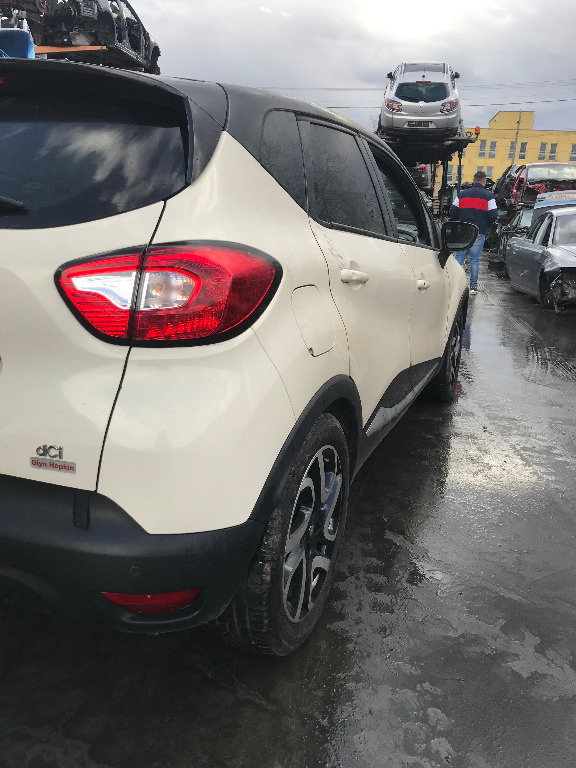 Dezmembrez Auto: Renault Captur 1.5 Dci 