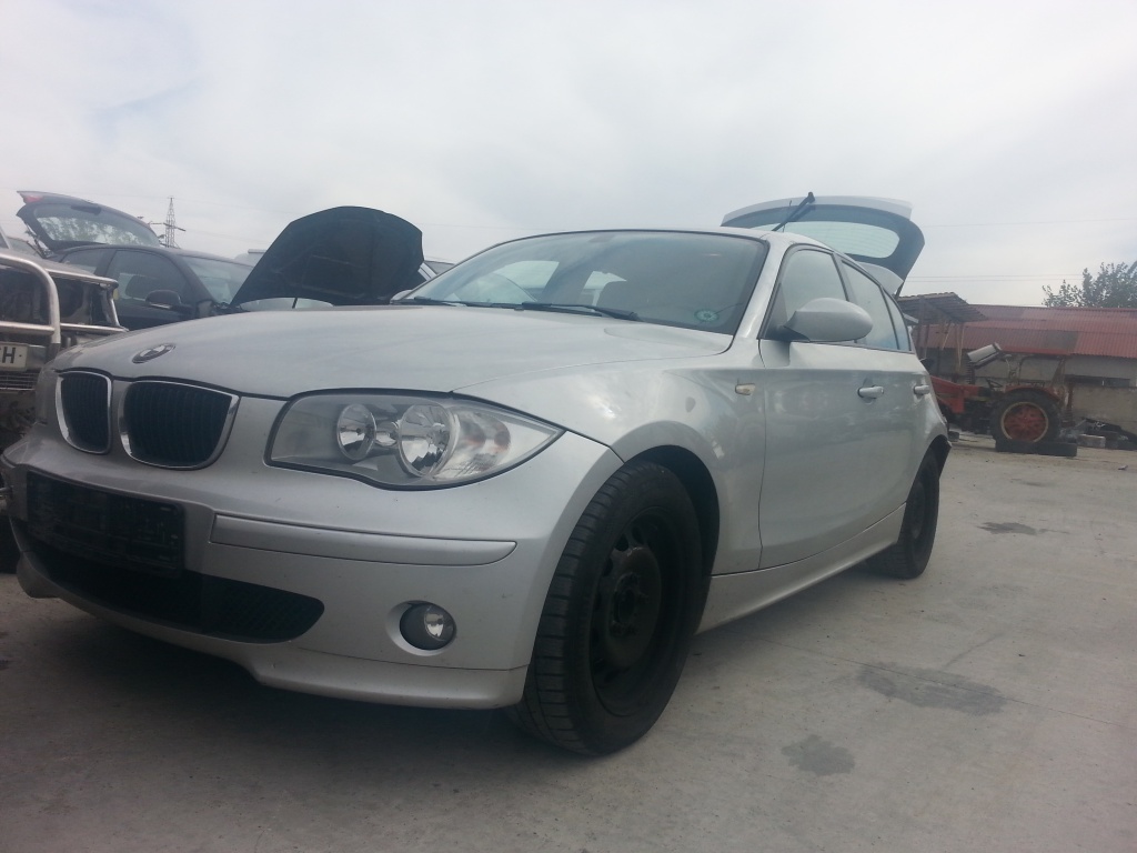 Dezmembrez BMW 118D 2006 5usi M47N2