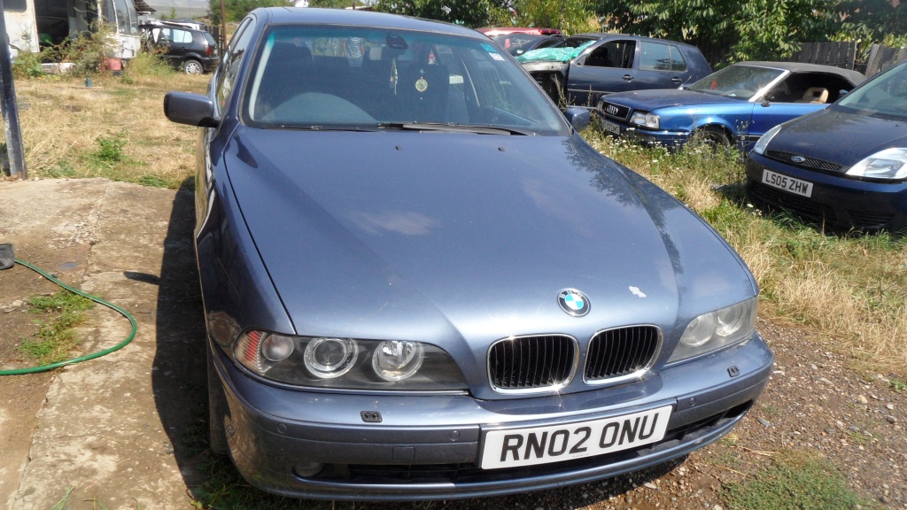 Dezmembrez BMW 520 benzina facelift cod motor M54