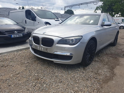 Dezmembrez BMW 730 F01 seria 7 an 2009 3.0 diesel 245 CP