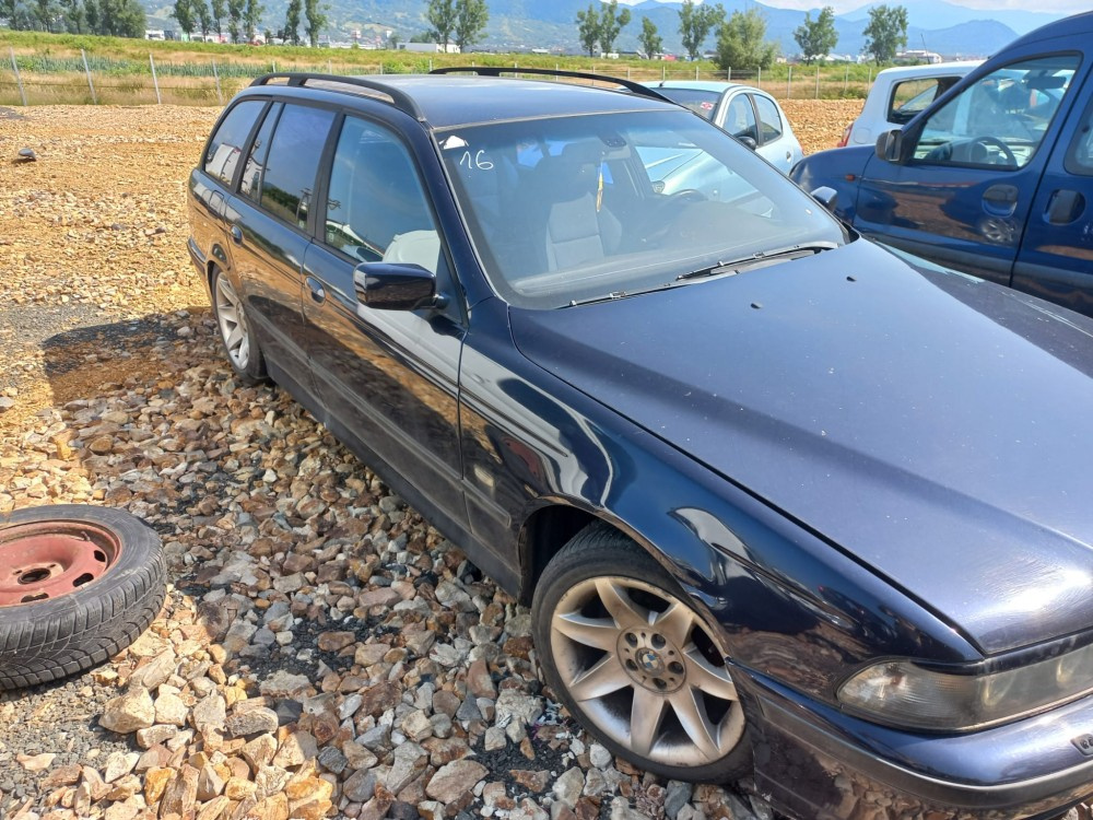 Dezmembrez BMW E39 2000 Touring 2.0