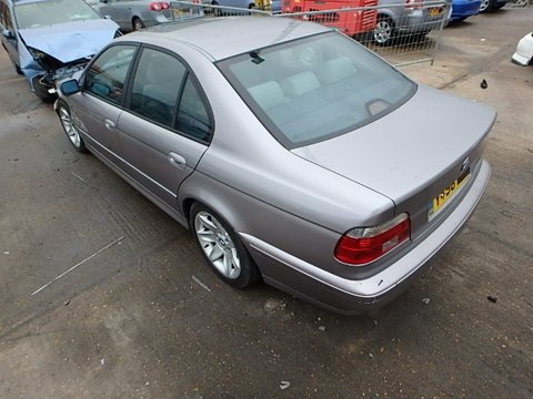 Dezmembrez bmw e39 530 diesel an 2001