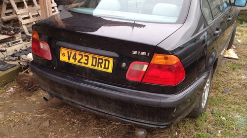 dezmembrez bmw e46 318i an 2000