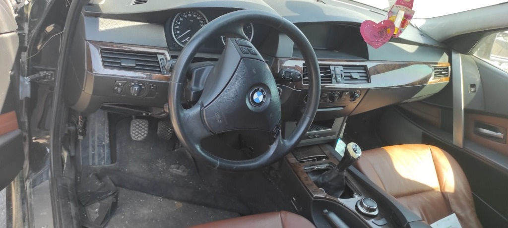 Dezmembrez BMW E60 2005 Berlina 2.0