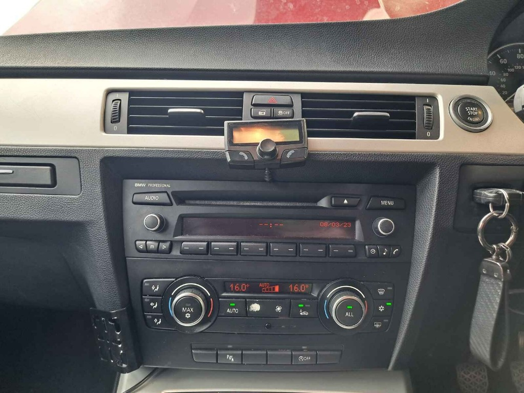 Dezmembrez BMW E90 2011 limuzina 2.0TDI 
