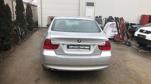 Dezmembrez BMW E90 320i 110 kw cutie aut