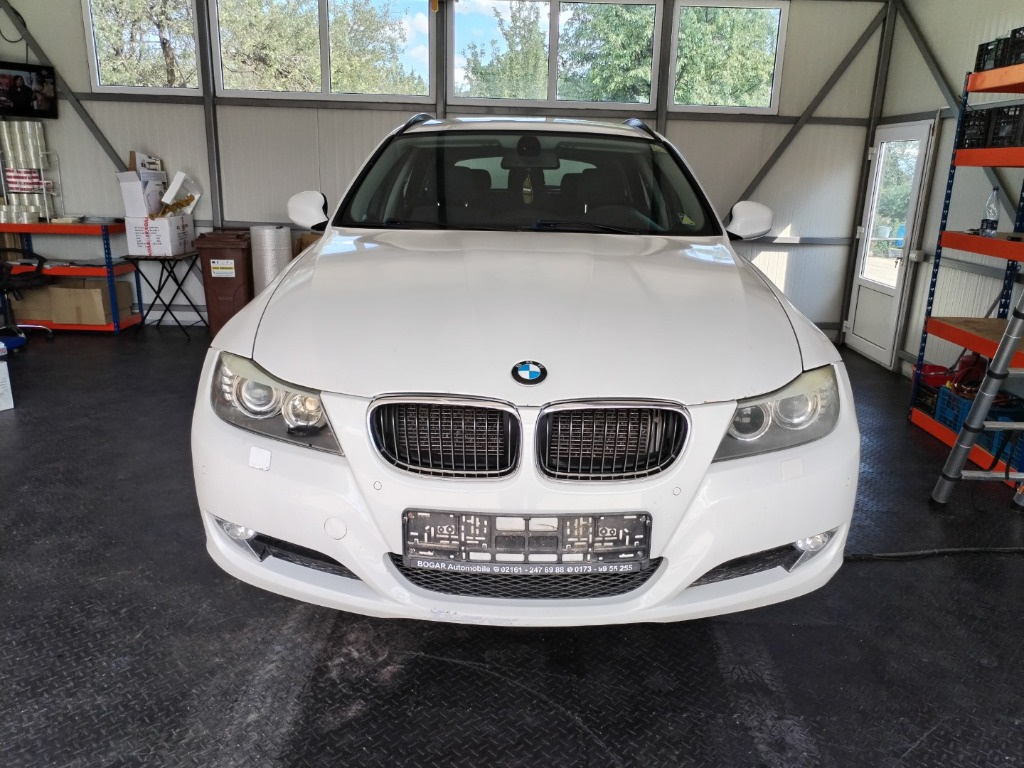 Dezmembrez Bmw E91/ E90 2.0 diesel 105 Kw