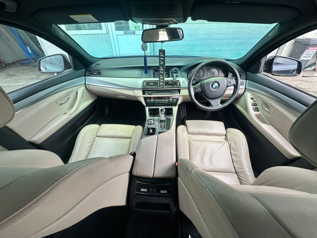 Dezmembrez BMW F10 2011 Berlina 2.0 d