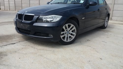 Dezmembrez BMW seria 3 e 90 2004-