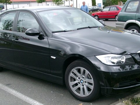Dezmembrez BMW Seria 3 E90 2.0 D Culoare Neagra