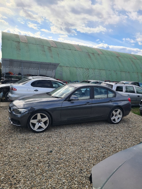 Dezmembrez BMW Seria 3 F30 an 2016 motor