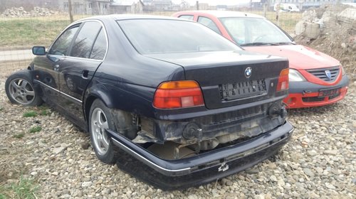 Dezmembrez BMW Seria 5 520D E39 2001