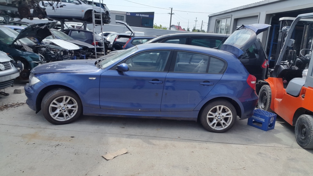 Dezmembrez BMW Seria 1 1.6i