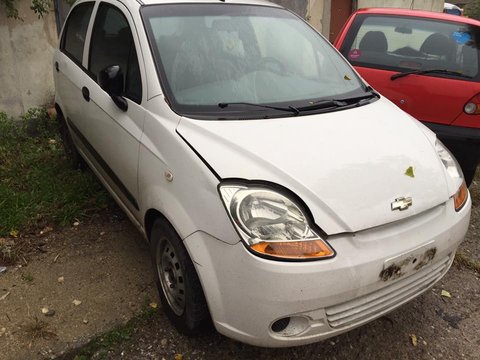 Dezmembrez Chevrolet Spark ALB din 2007