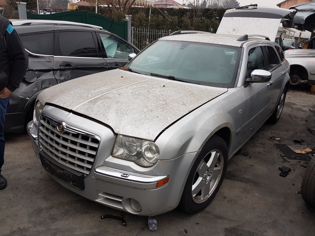 Dezmembrez chrysler 300 c benzina