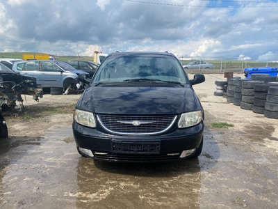 Dezmembrez Chrysler Voyager 2003 familiar 2500