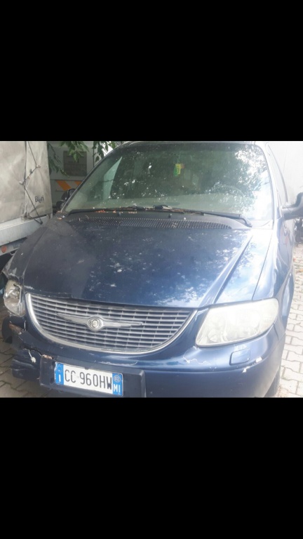 Dezmembrez chrysler voyager din 2003 motor 2.5 crdi cutie viteze manuala