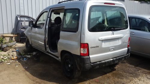 Dezmembrez Citroen Berlingo 2006 9HX 66K