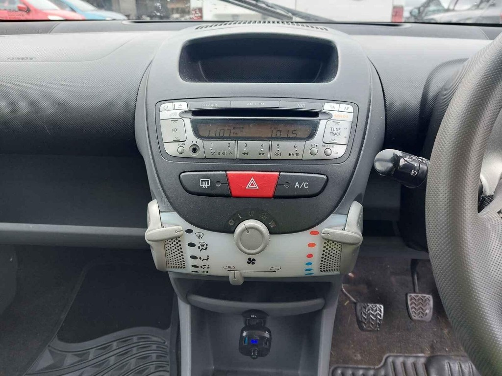 Dezmembrez Citroen C1 2011 HATCHBACK 998