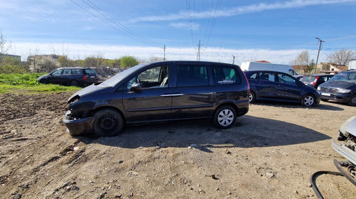 Dezmembrez Citroen C8 2.0 HDI an 2004 cu