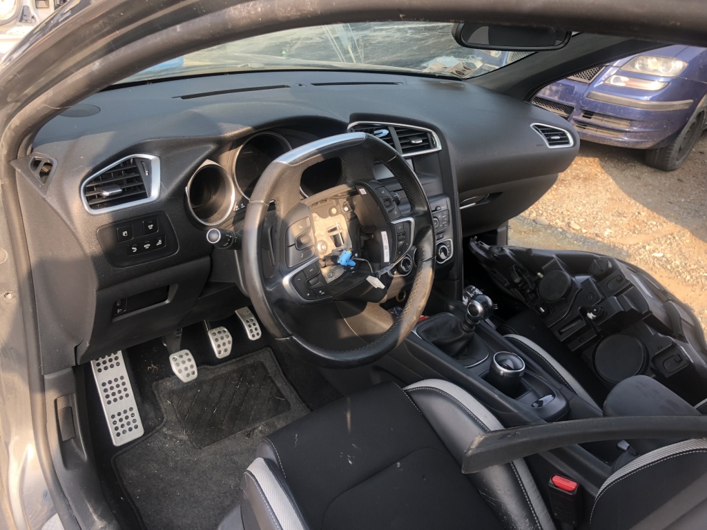 Dezmembrez CITROEN DS4 , 1.6 Hdi , 2015