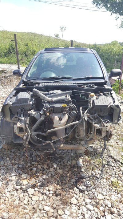 Dezmembrez corsa c 1,0