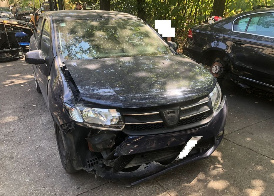 Dezmembrez Dacia Logan 2 2015 albastru 1