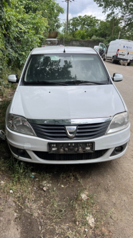 Dezmembrez Dacia Logan 2009