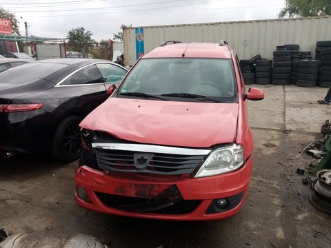 Dezmembrez Dacia Logan MCV 1.6 16V Rosu