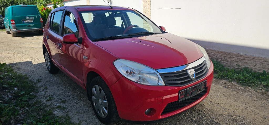 Dezmembrez Dacia Sandero 1 benzina / diesel 2009 2010 2011 2012