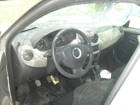 Dezmembrez Dacia Sandero an 2009