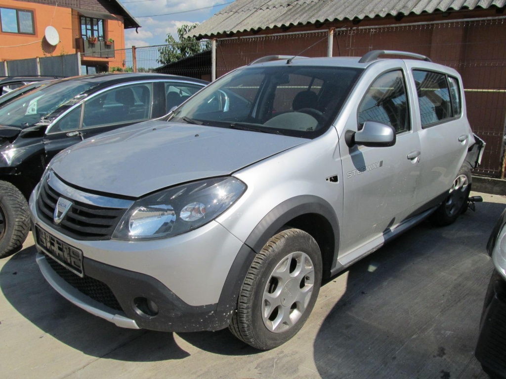 Dezmembrez dacia sandero stepway 1.5 dci.an 2010