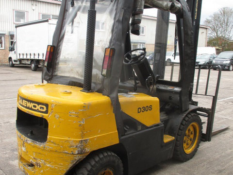 Dezmembrez Daewoo / Doosan D30S-3 2000 - 2010