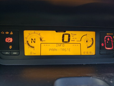 Dezmembrez / dezmembrari piese auto Citroen C4 Grand Picasso 1.6b 5fv an 2011 121.618km automat