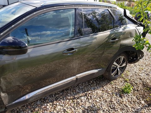 Dezmembrez / dezmembrari / piese Peugeot 3008 1.2i 2019