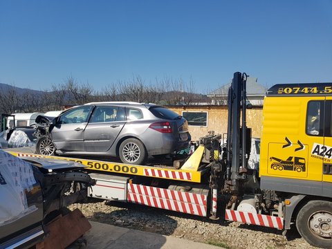 Renault laguna 3 facelift bara fata - Anunturi cu piese