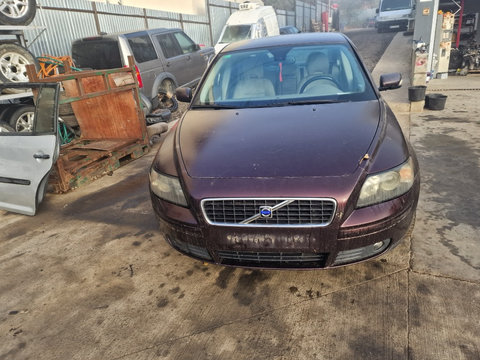 Dezmembrez dezmembrari Volvo S40 2.0 HDI 136CP RHR an 2005 2006