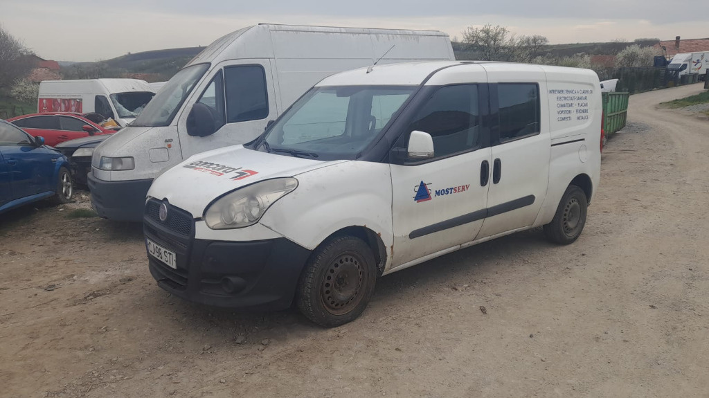 Dezmembrez Fiat Doblo 2 1.3jtd an 2011 euro 5 in Cluj