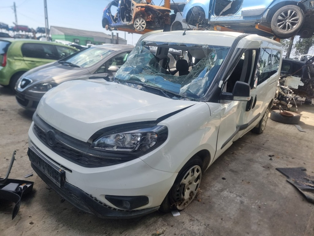 Dezmembrez Fiat Doblo 2021 minivan 1.6 d