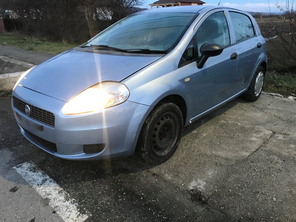 Dezmembrez Fiat Grande Punto 2008 HATCHBACK 1.3 BENZINA