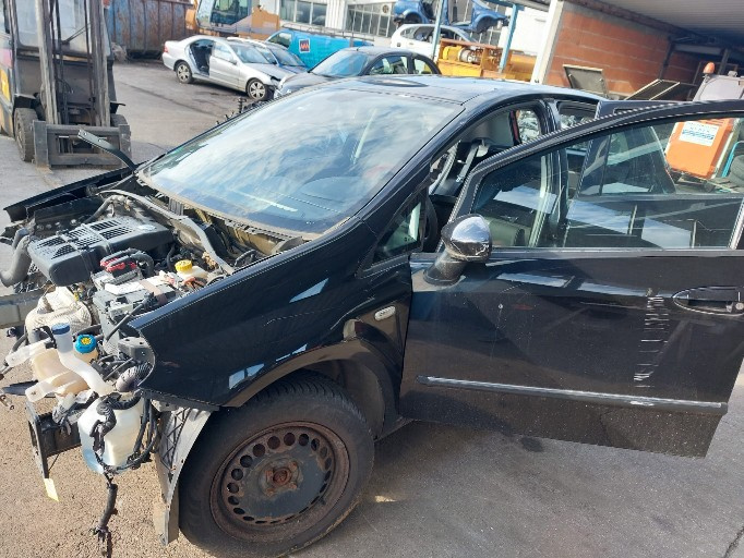 Dezmembrez Fiat Grande Punto Evo 1.4 ben