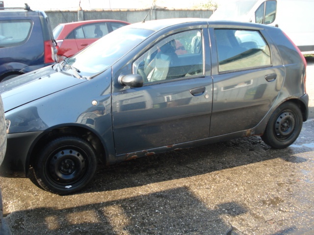 Dezmembrez Fiat Punto 2002 HATCHBACK 1.2