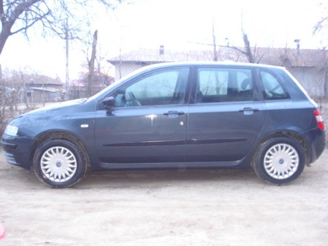 Dezmembrez fiat stilo hatchback 1.6 16v benzina din 2004