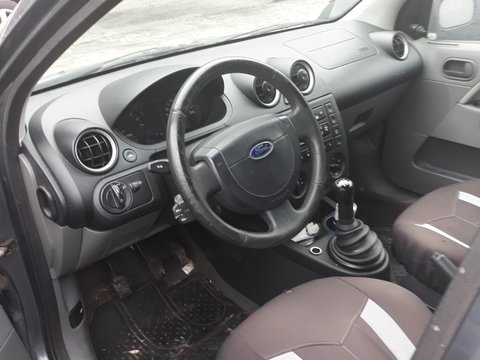 Dezmembrez Ford Fiesta 2003 Hatchback 1.3