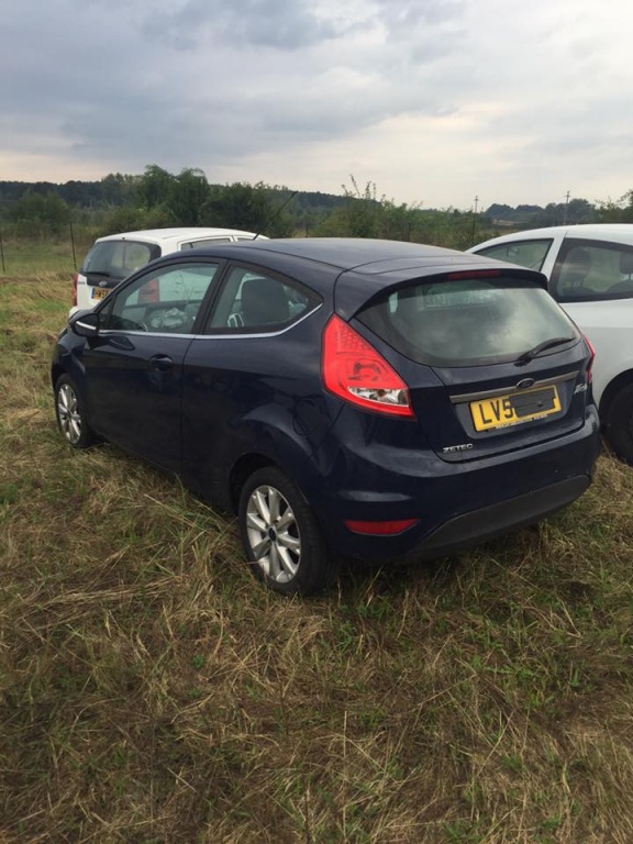 Dezmembrez ford fiesta