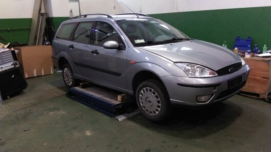 Dezmembrez ford focus 1.8 tdci