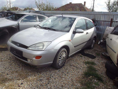 Dezmembrez Ford Focus 1 hatchback 3 usi 1.6 benzin