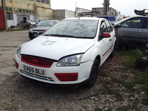 Dezmembrez Ford focus 2 1.6 tdci alb hatchback 90 cp 109 cp