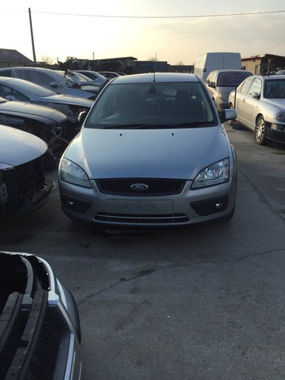 Dezmembrez ford focus 2 din 2006 motor 1.6 tdci 10